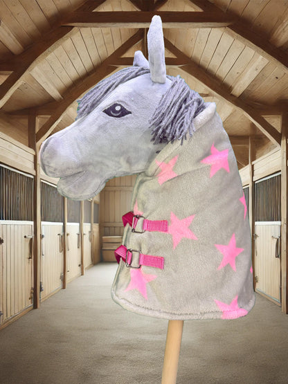 Stalldecke mit Sternen in grau-rosa